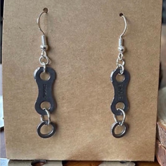 Upcycled handmade Bike chain earrings - Picture 3 of 3